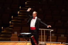 martin_studer_-_phil-a_konzert_mit_nzo_berliner_philharmonie_-_3.10.21.jpg martin_studer_-_phil-a_konzert_mit_nzo_berliner_philharmonie_-_3.10.21.jpg